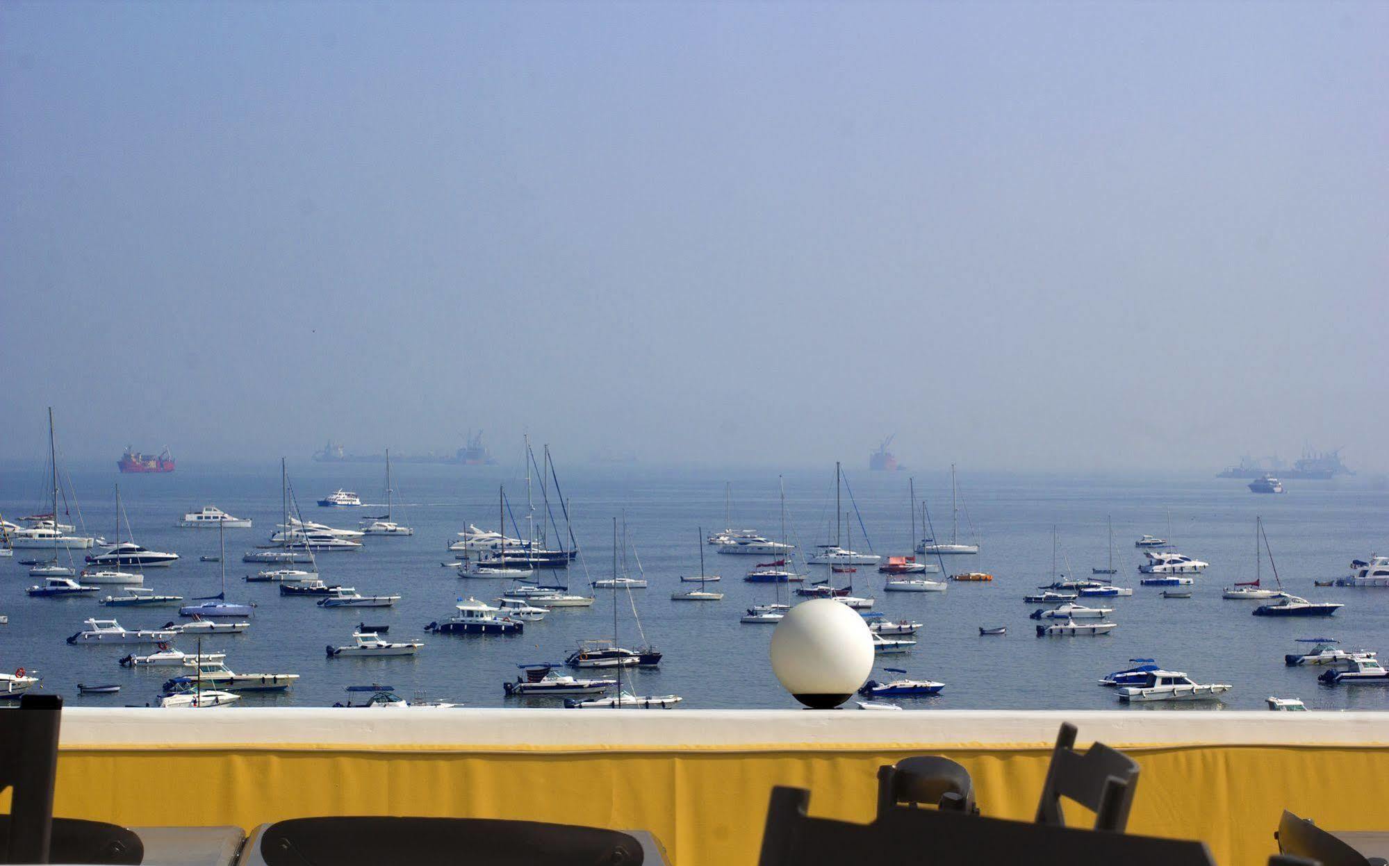 Hotel Harbour View Colaba Mumbai Bagian luar foto