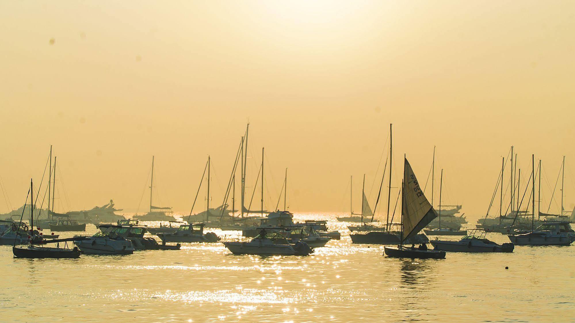 Hotel Harbour View Colaba Mumbai Bagian luar foto